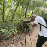 Guide avec longue vue à Cahuita