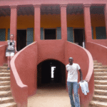 Escaliers de la Maison des esclaves sur l'île de Gorée