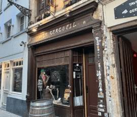 Façade du bar Le Cercueil à Bruxelles