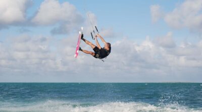 Un des sports nautique apprécié en Casamance, le kitesurf