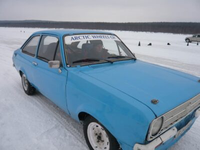 Voiture rift sur la glace