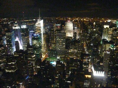 Vue panoramique de New York la nuit depuis l'Empire State Building